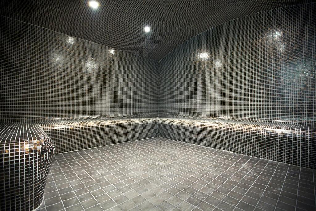 Le Calgary Hotel เลเซซี ภายนอก รูปภาพ