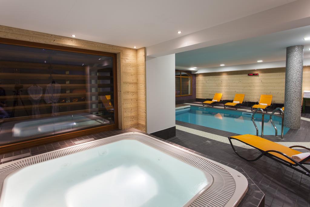 Le Calgary Hotel เลเซซี ภายนอก รูปภาพ