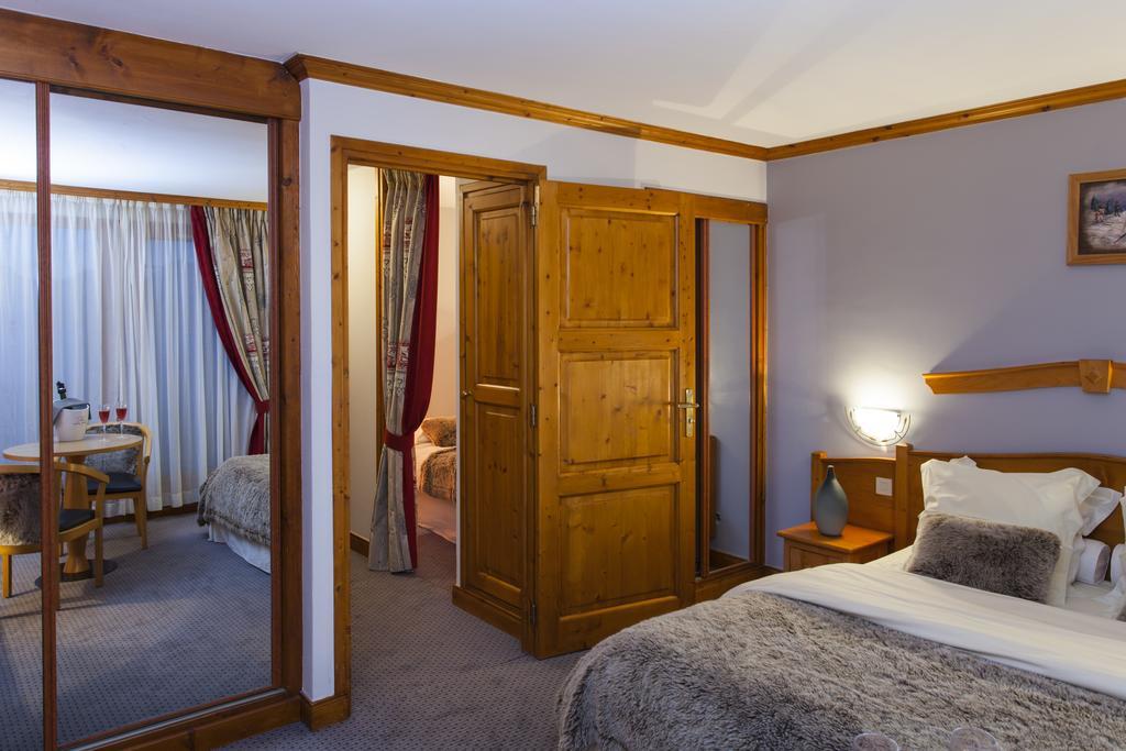 Le Calgary Hotel เลเซซี ภายนอก รูปภาพ