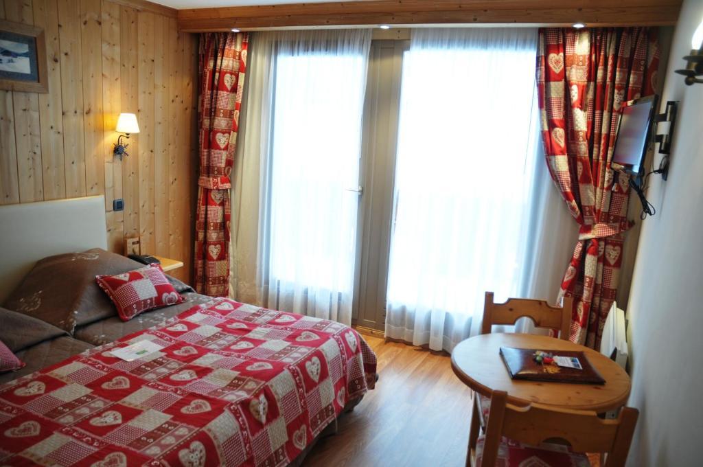 Le Calgary Hotel เลเซซี ห้อง รูปภาพ