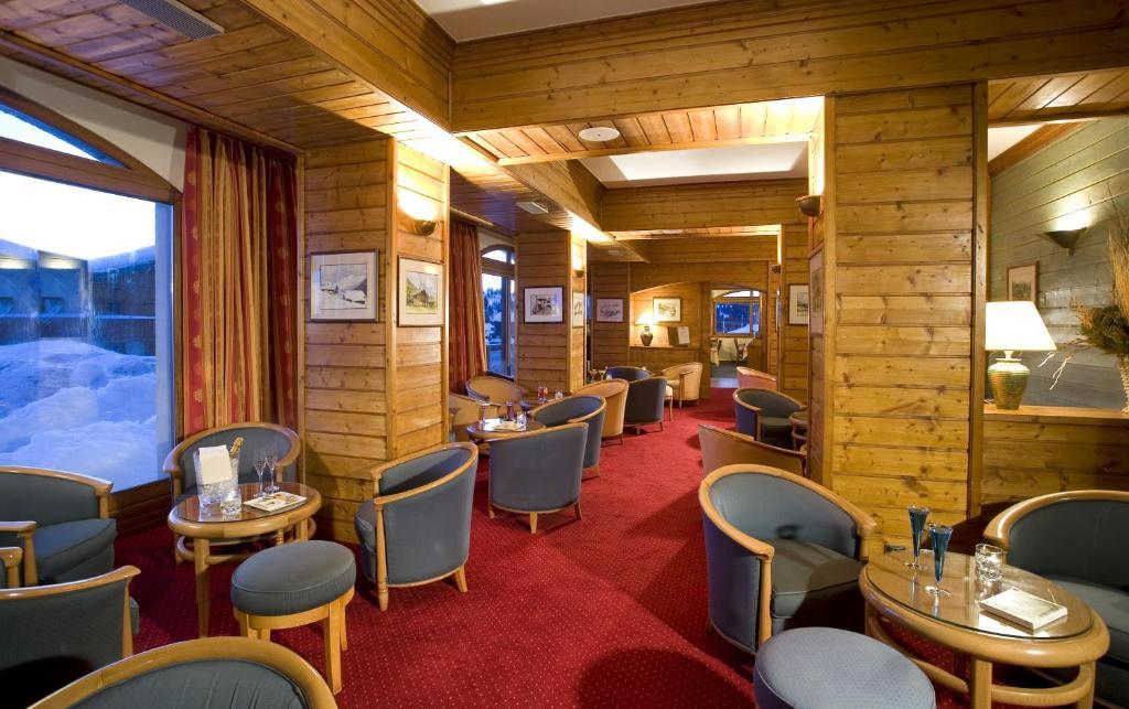 Le Calgary Hotel เลเซซี ภายนอก รูปภาพ